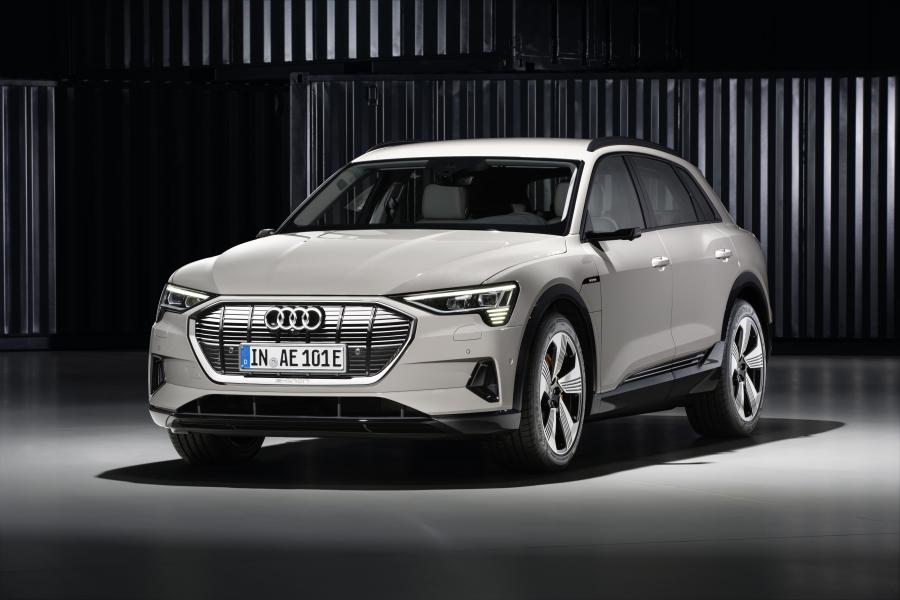  Audi e-tron 55 Quattro 2019 года  (WW) (фото 9 из 452)